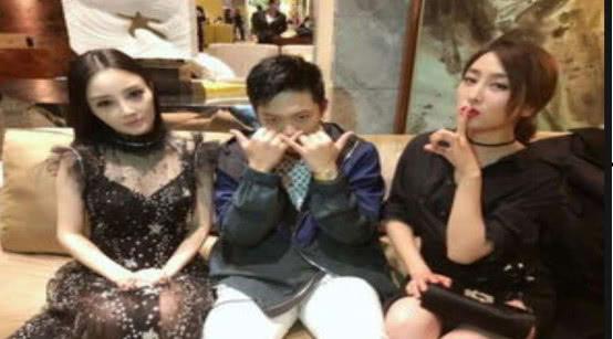 娱乐圈本周最新吃瓜新闻,明星奇闻轶事大揭秘!